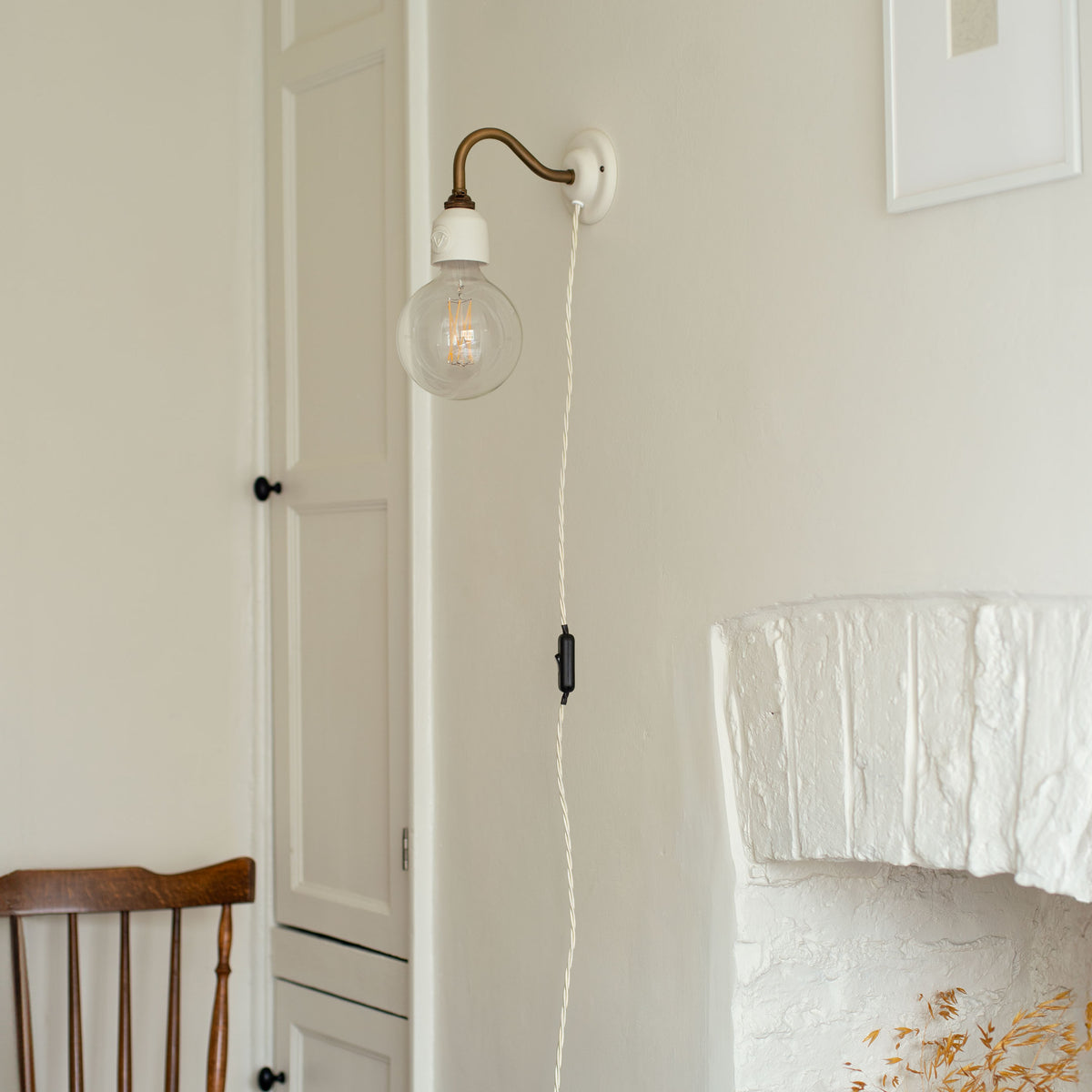 Bergholt Acanthus Plug-In Wall Light