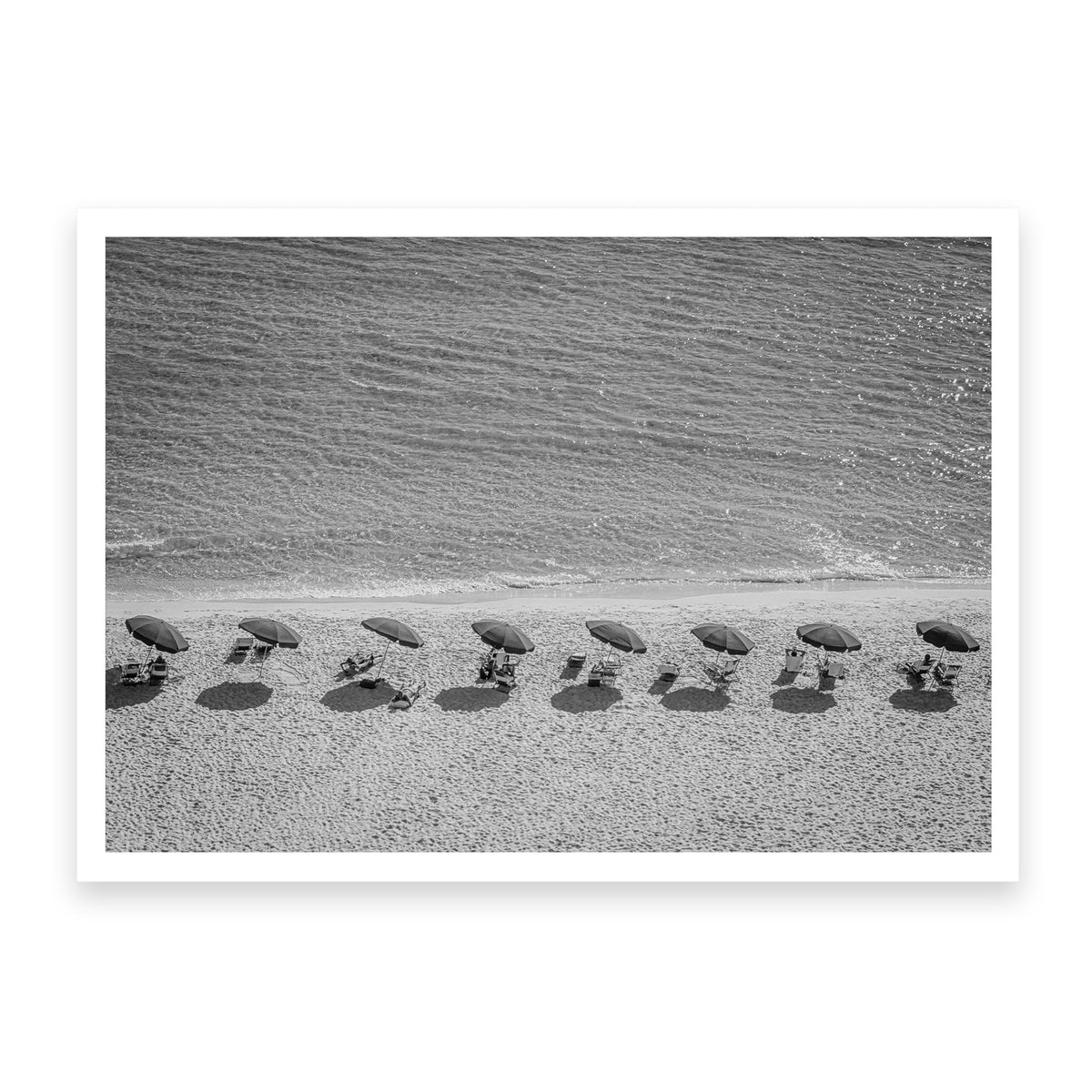 FRONT ROW B&W