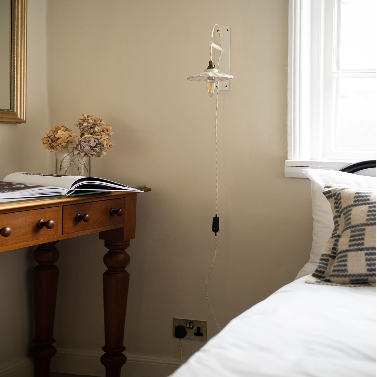 Flatford Petite Giselle Plug-In Wall Light