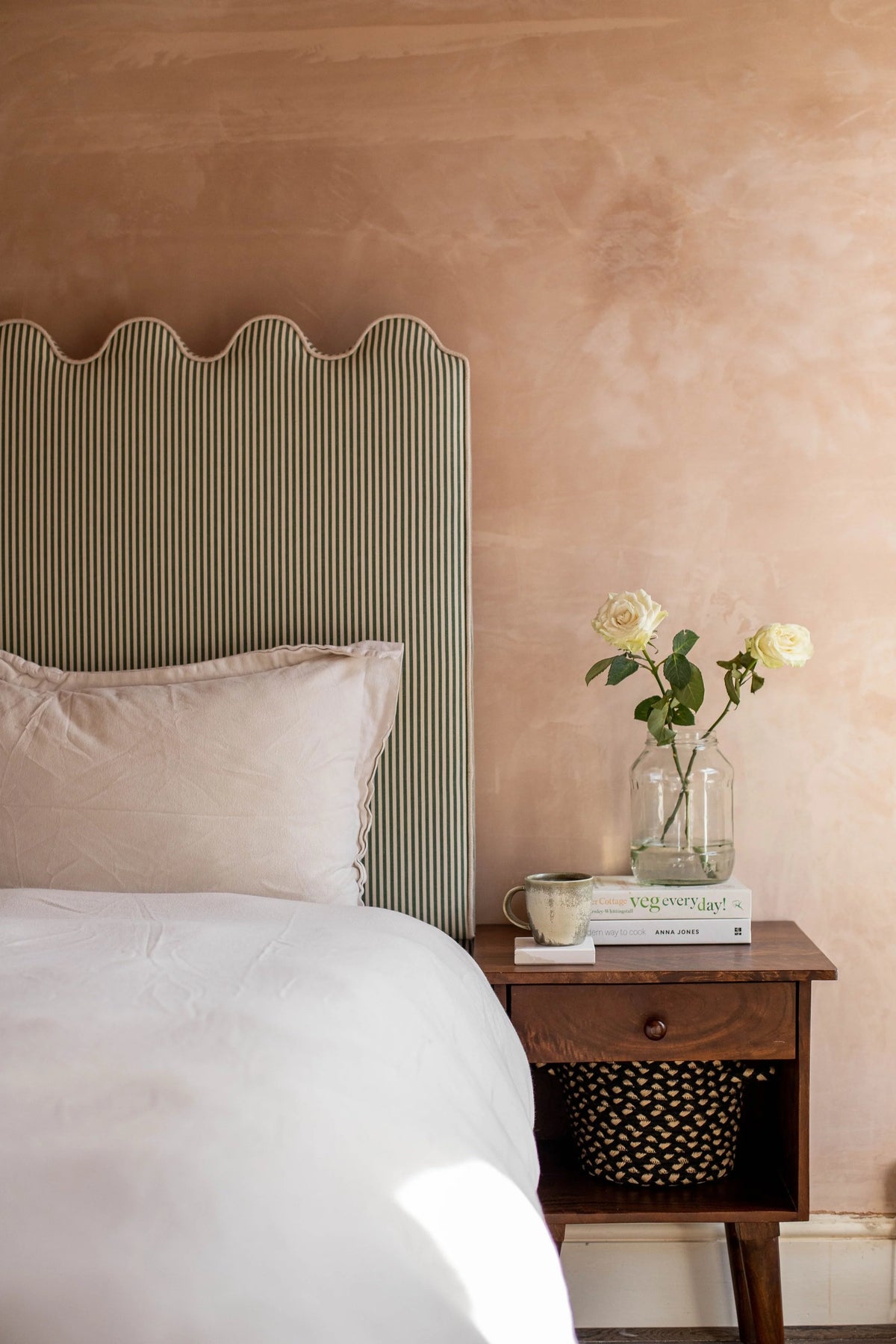 WAVE HEADBOARD
