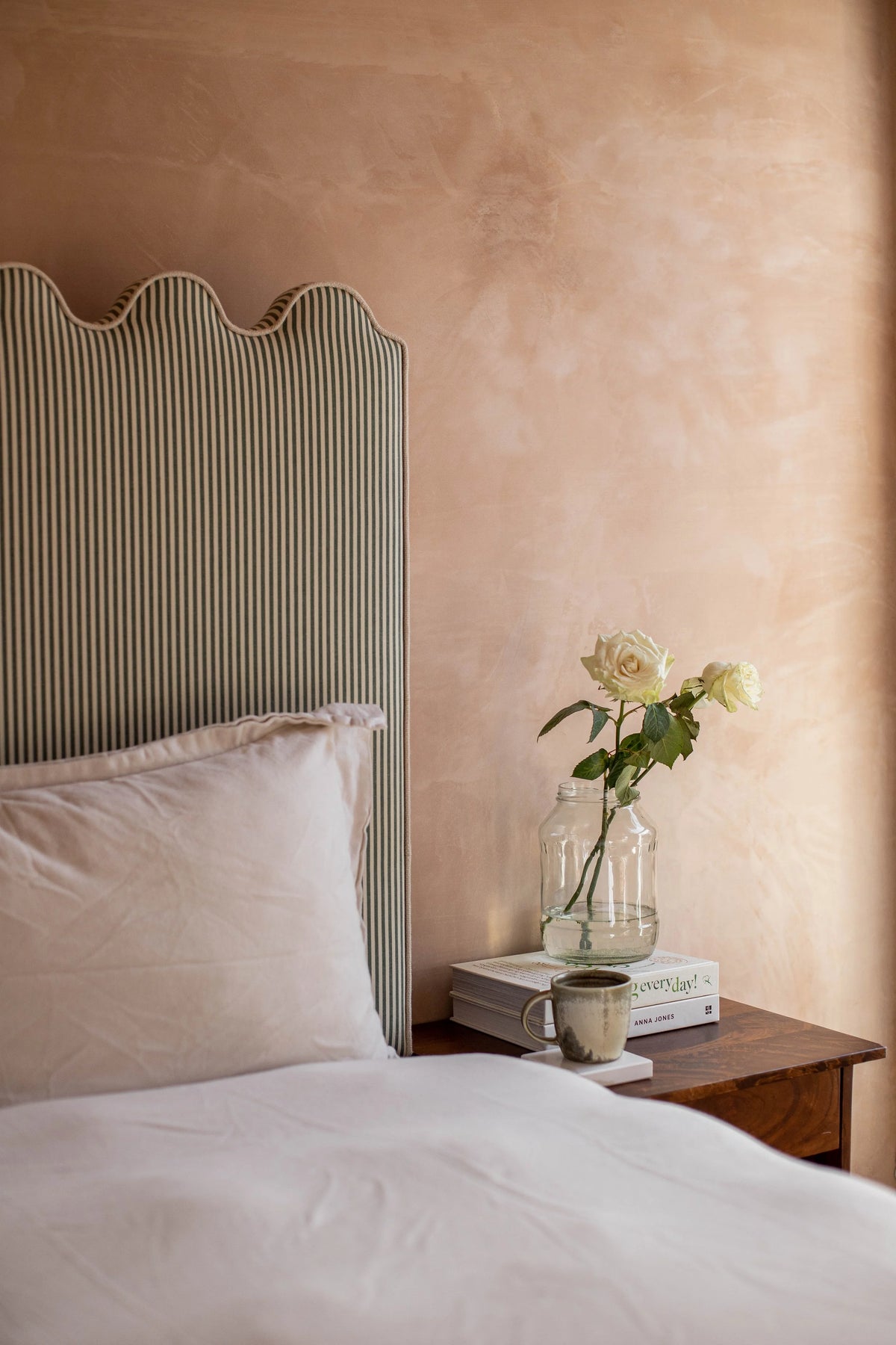 WAVE HEADBOARD