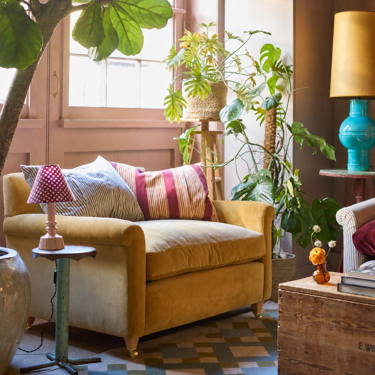 Idler Love Seat in Regatta Cotton, Custard